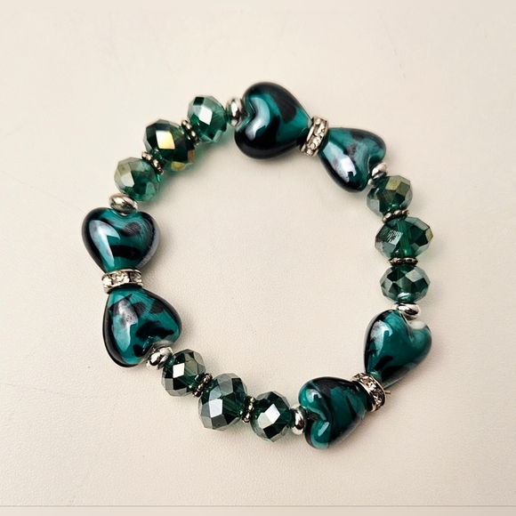 Teal Glass Heart Beaded Stretch Bracelet with Faceted Crystal Beads - Picture 2 of 6